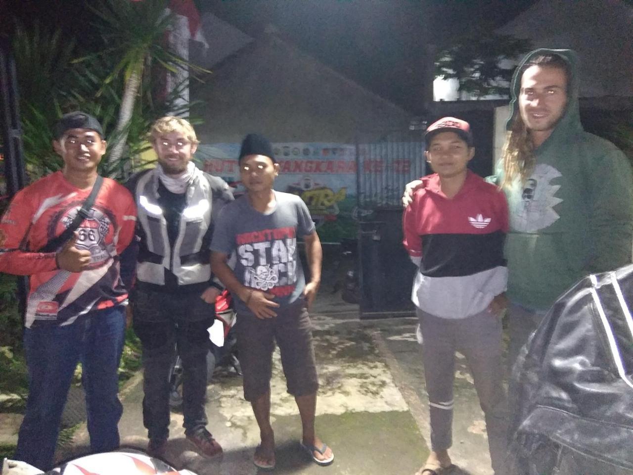 Javalindra Homestay Tour And Travel Banyuwangi  Eksteriør bilde